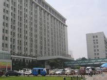 南昌省人民医院费用贵吗(江西南昌省人民医院做试管代怀犯法吗费用明细)